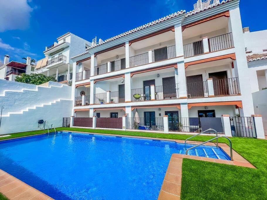 Appartamento Modern 2 Bed With Pool In